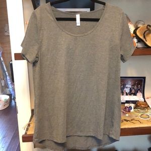 Lularoe classic tee L